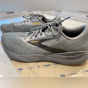 Brooks Adrenaline GTS 24 Alloy white gold fusion Running/walking sz 14